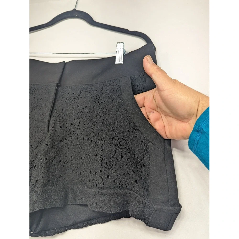 maurices Black‎ Crochet Lace Detail Cuffed Shorts Women's Size 7/8